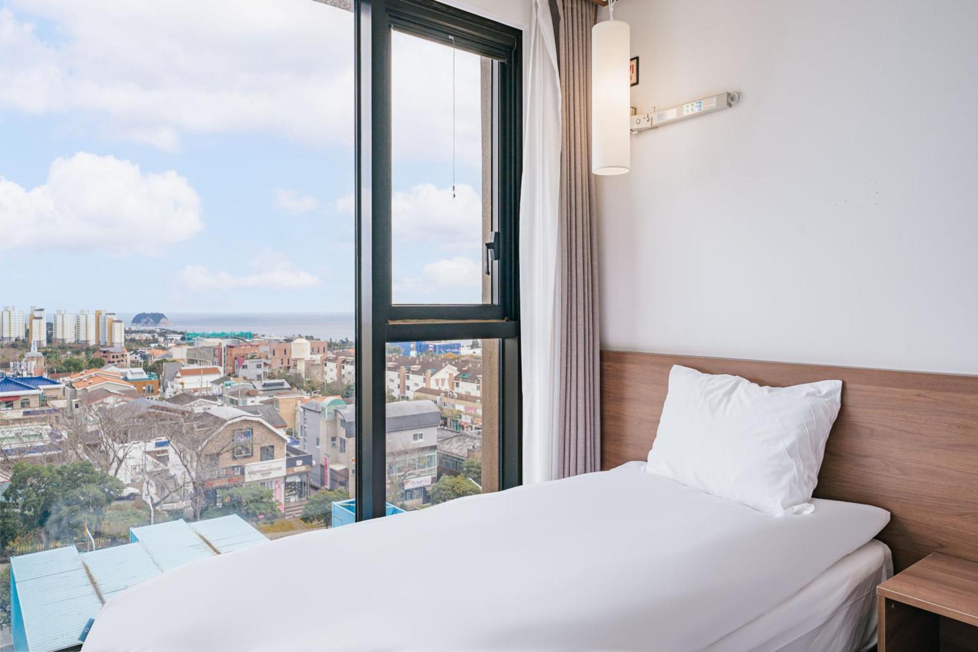 Tamara Jeju Hotel Сеогвипо Екстериор снимка