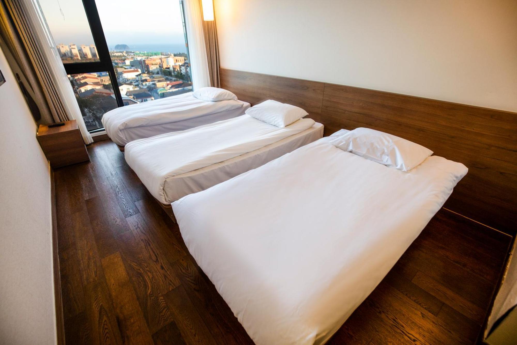 Tamara Jeju Hotel Сеогвипо Екстериор снимка