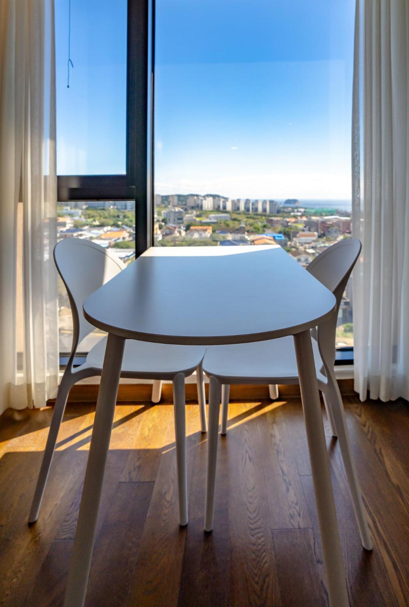 Tamara Jeju Hotel Сеогвипо Екстериор снимка