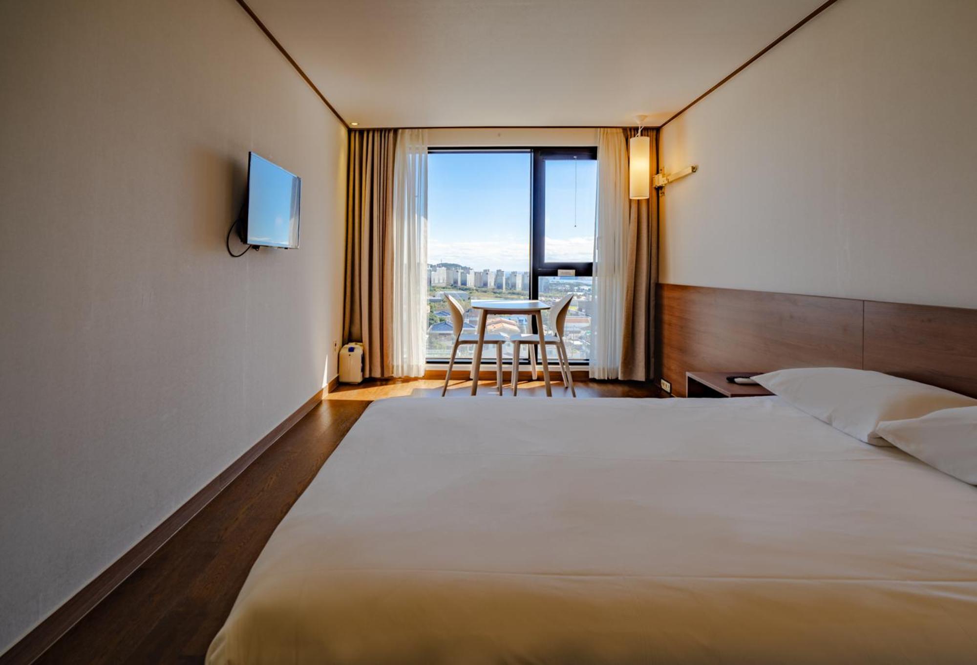 Tamara Jeju Hotel Сеогвипо Екстериор снимка